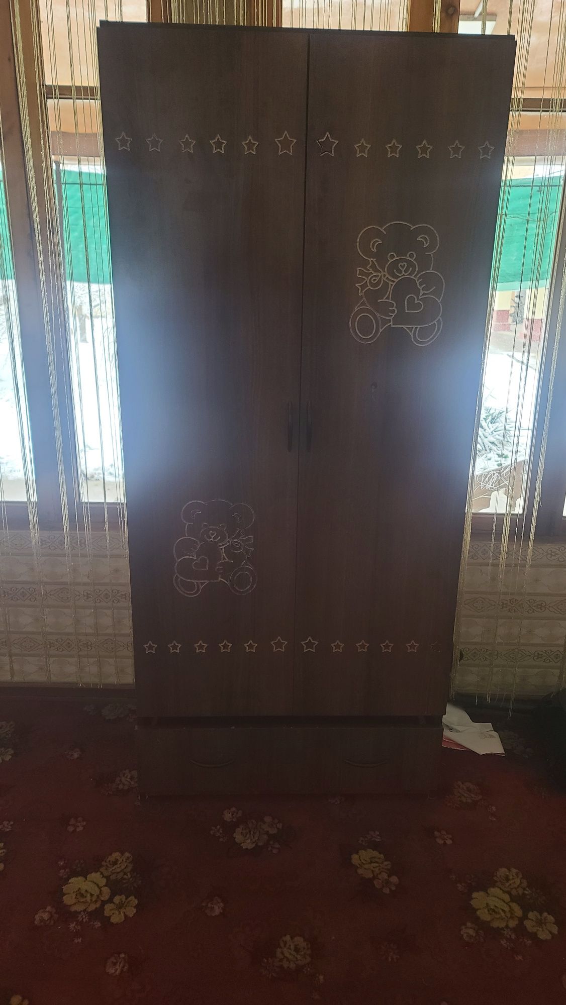 Kiravat ishkaf tunba sotiladi