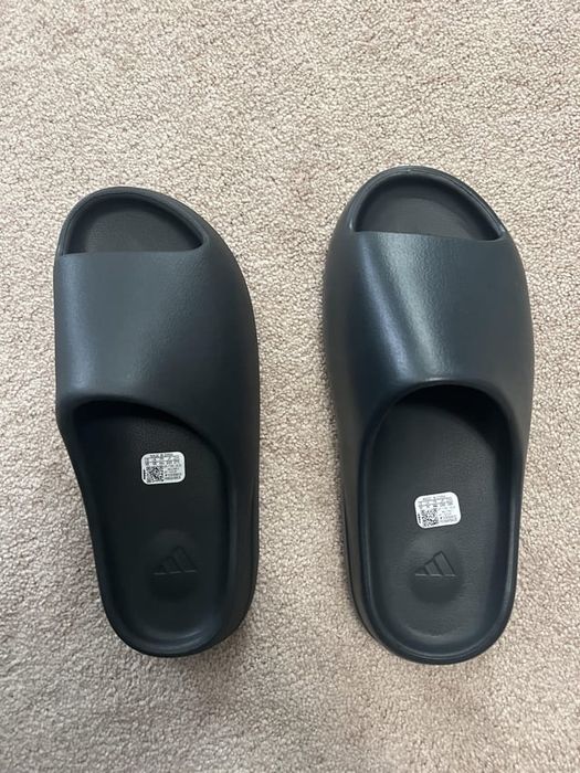 Yeezy slides toate marimile