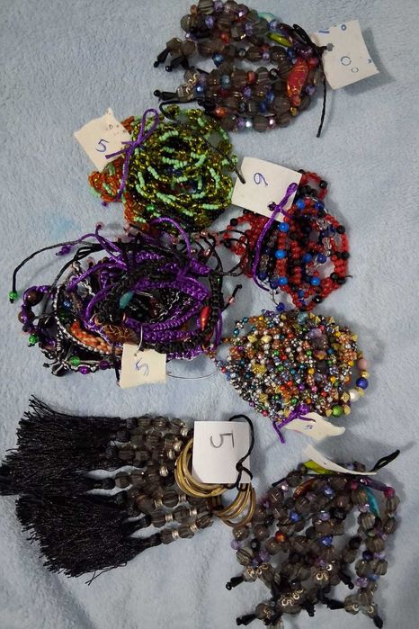 Vand lot de bijuterii noi