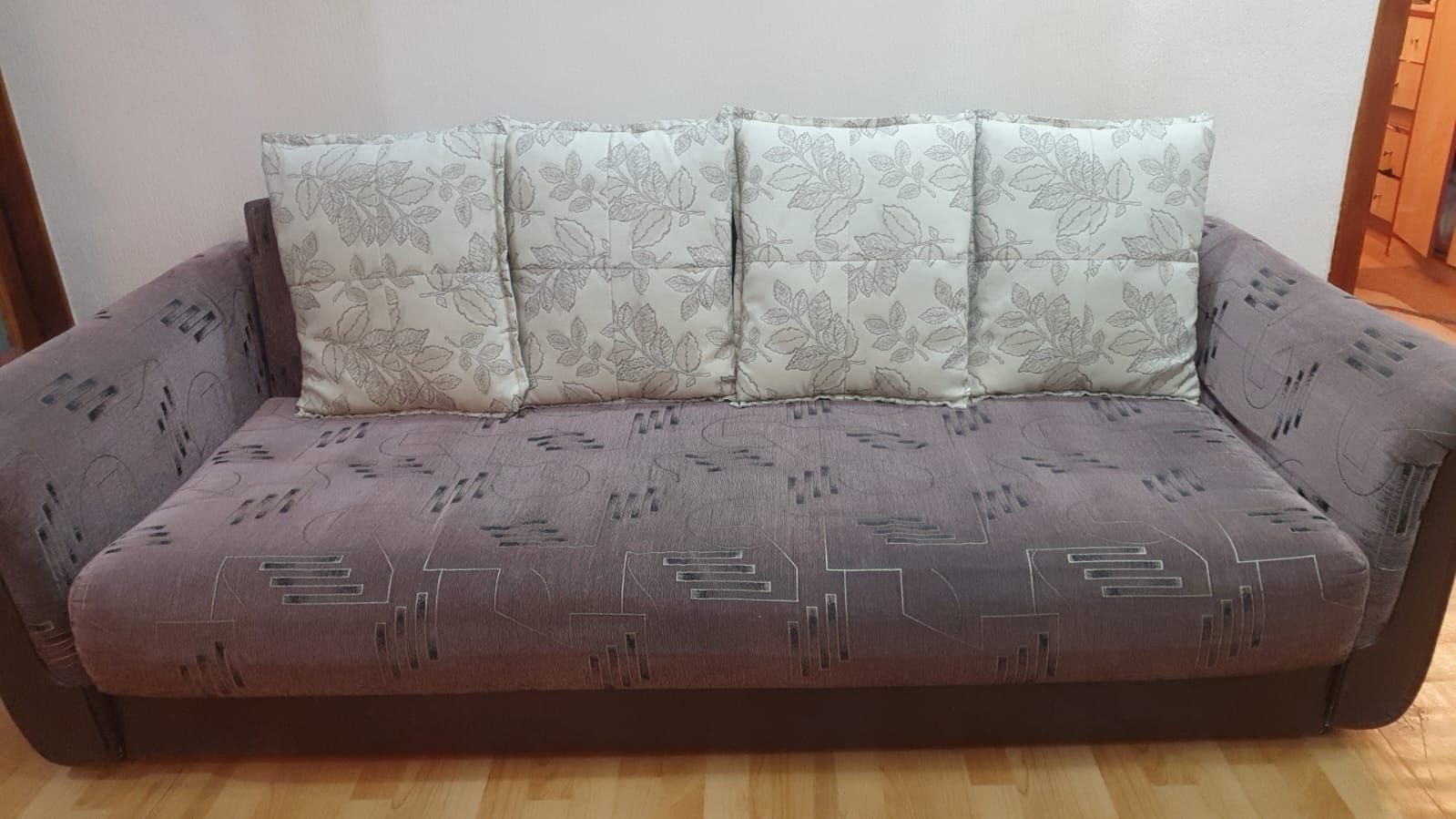 Продам диван, произвотво беларусия, в хорошем состянии, раскладывается