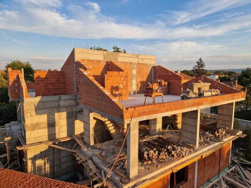 Новостроящи се къщи в с.Мусачево общ. Елин Пелин