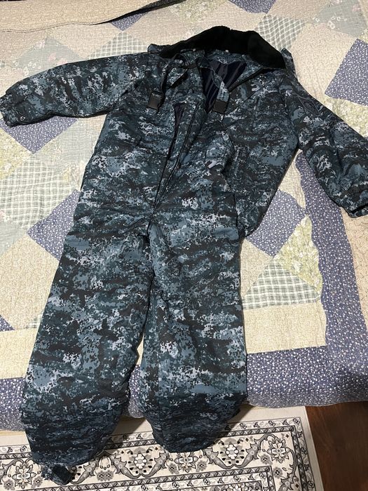 Продам синий пиксель зимяя форма, бушлат.