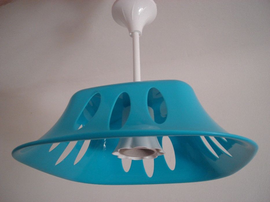 Lustra , lampa iluminat camera copilului sau alte camere din casa