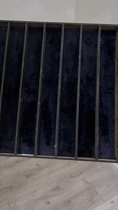 Хар хил аксусураларга витрина