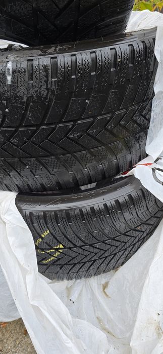 Cauciucuri iarna Bridgestone 255 35 R20,set de 4