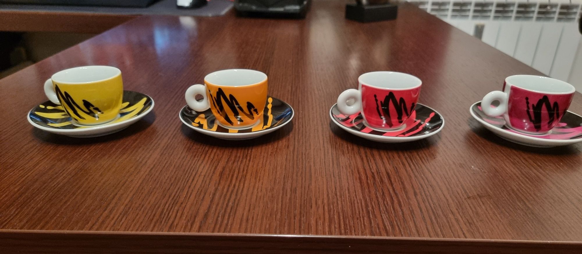 Чашки с чинийки за кафе