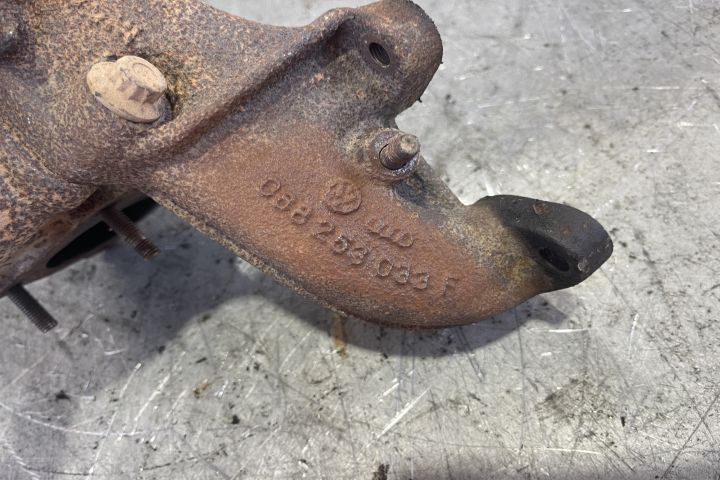 Turbosuflanta 028145703E / 028145703 E Volkswagen VW Golf a 3-a gener