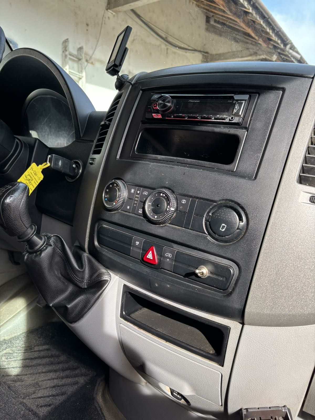 Volkswagen crafter бордови 6 местен