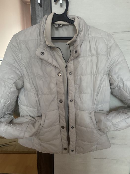 Пролетно яке  изкключително запазено