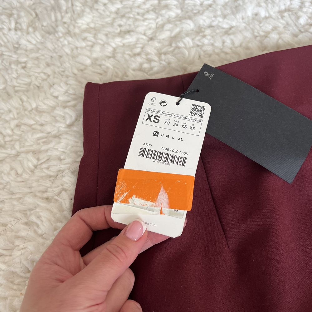 Пола молив Zara с висока талия