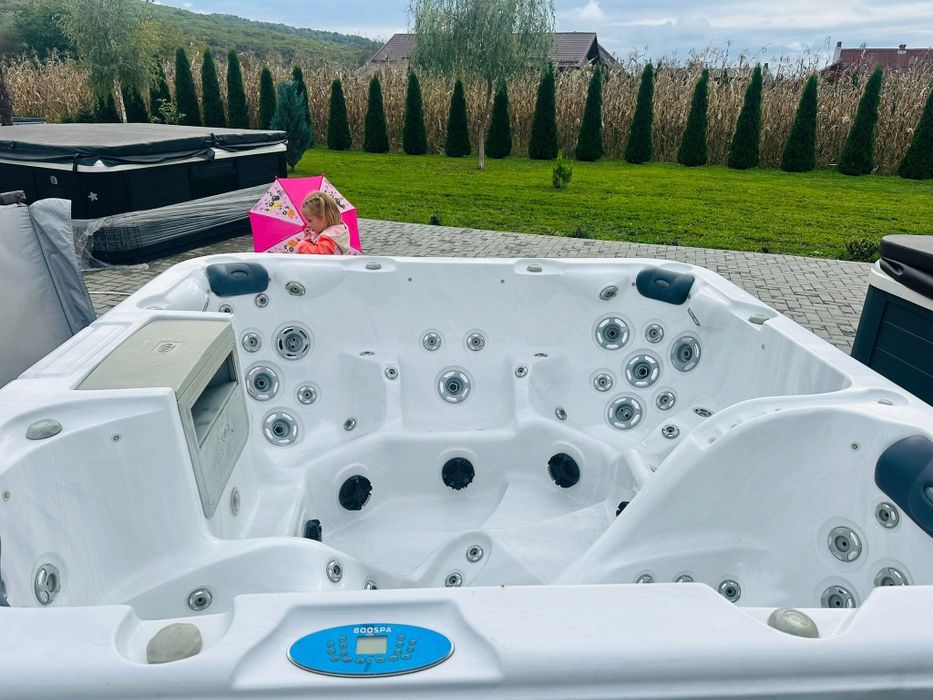 Vand jacuzzi  7 persoane accep  variante auto sau moto
