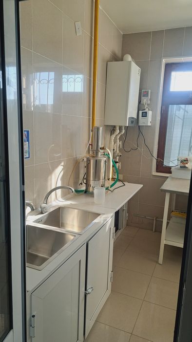 Навоий шахрида Ижарага берилади. Клиника ёки бошка бизнес учун. 180 м2