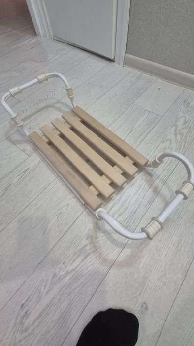 Сиденье на ванну.В отличном состоянии.