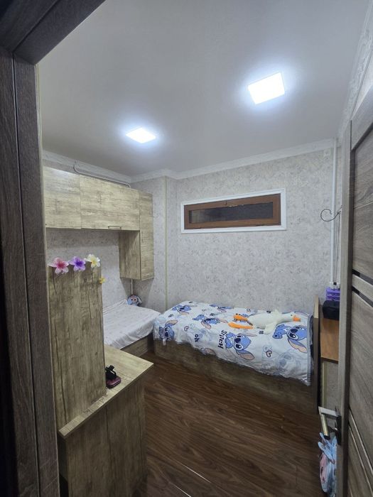 Продается на Юнусабаде 19, 2/1/5 квартира ,переделанная в 3х комнатную