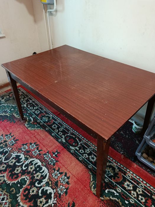 Продаю стол срочно