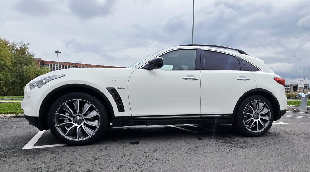 Infiniti QX70S Premium 2016
