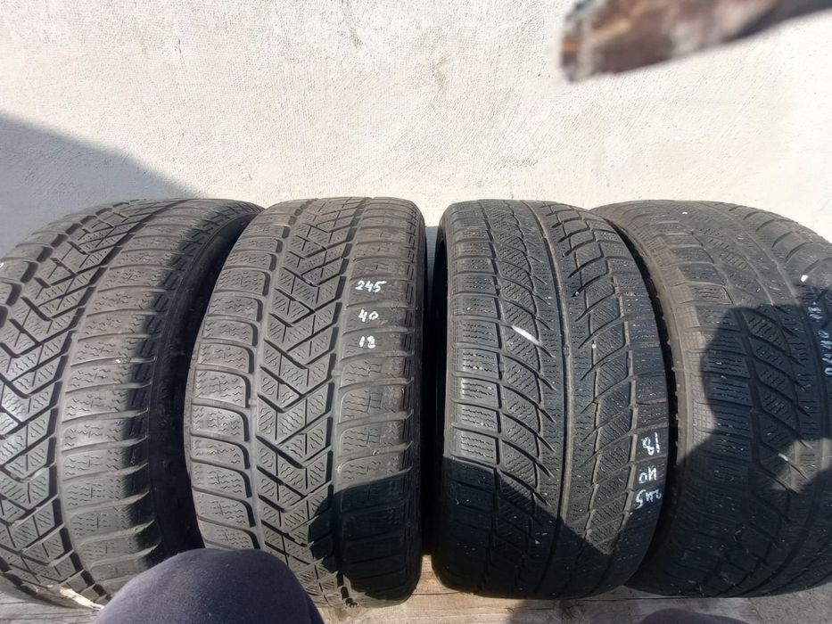 Vând cauciucuri de iarnă 225 45 18 , 245 40 18