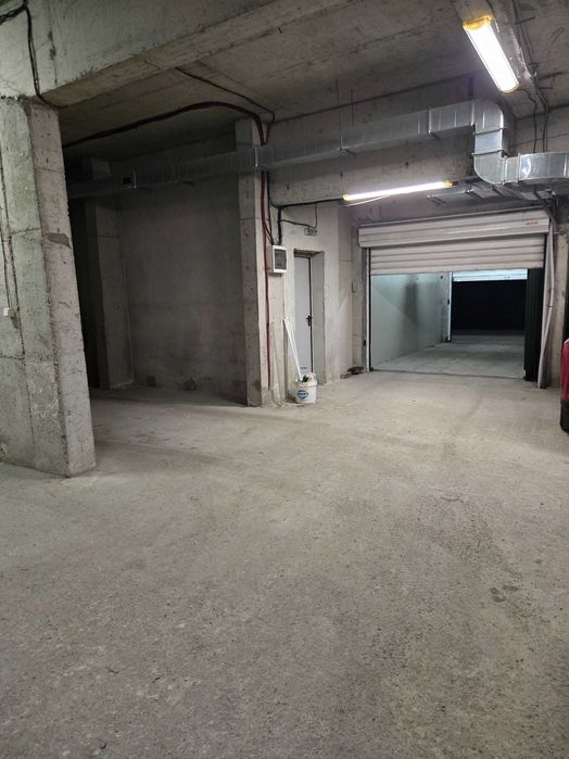 Давам под наем подземно  паркомясто п София център ЗОНА Б5ул.Българска