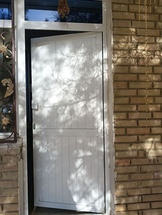 Эшик деразалар сотилади б/у