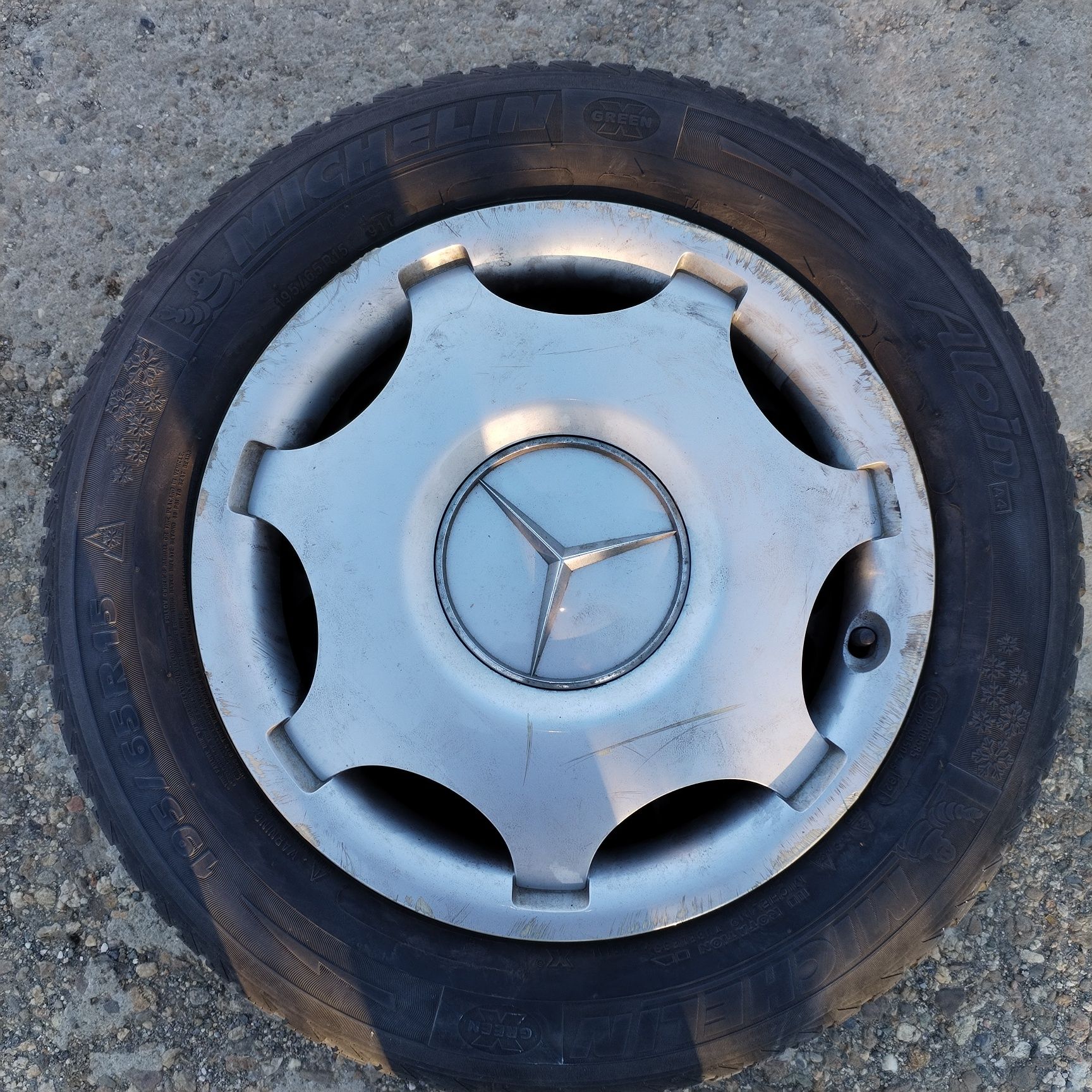 Гуми с джанти 195 / 65 R 15 за мерцедес Ц класа