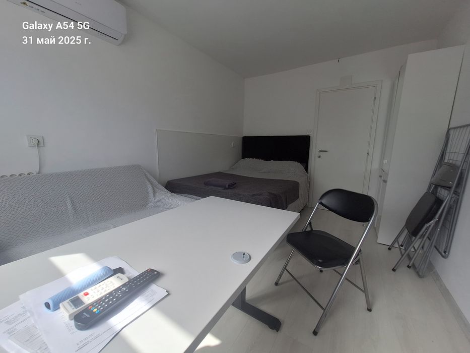 Дава се под наем Едностаен апартамент в Варна, Военна болница - 25 кв.м за 306 € - Снимка #1