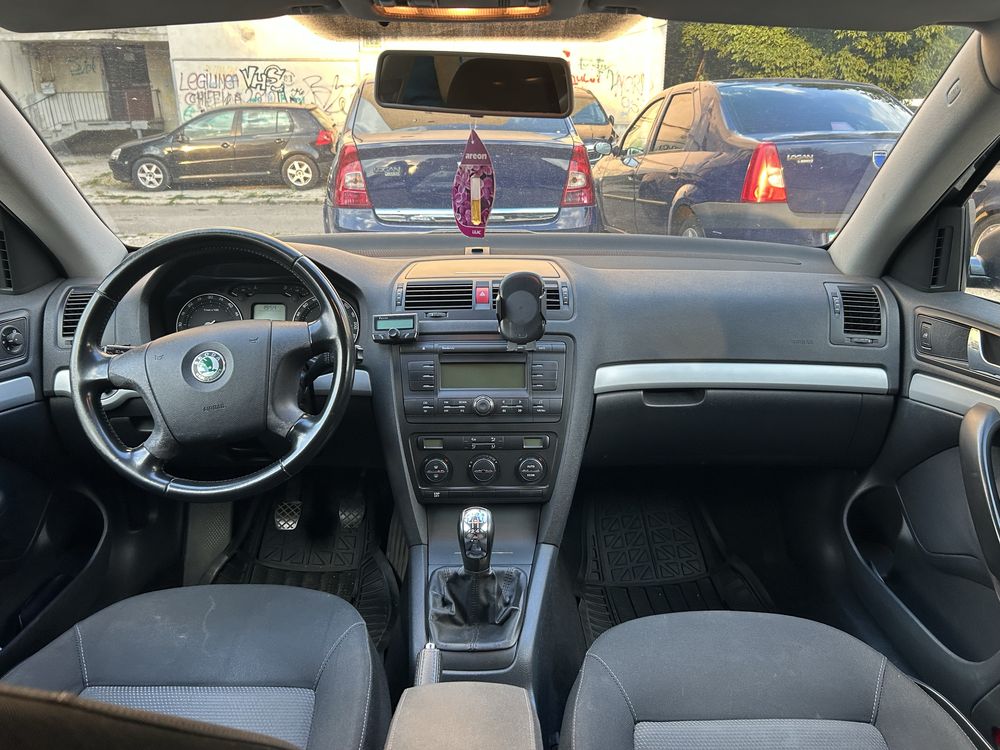 Vând Skoda Octavia 2