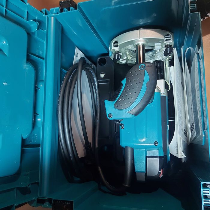 ПРОМОЦИЯ.Нов модел мощна фреза Makita RP2303FC07