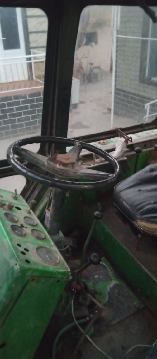 TTZ 80 traktor sotiladi