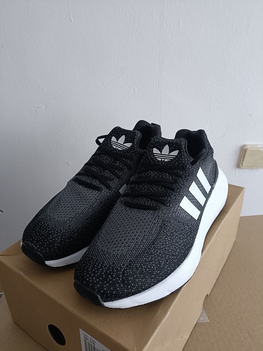 Adidas Swift Run 22 номер 45 1/3 код 8A