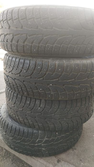 Продам комплект шин