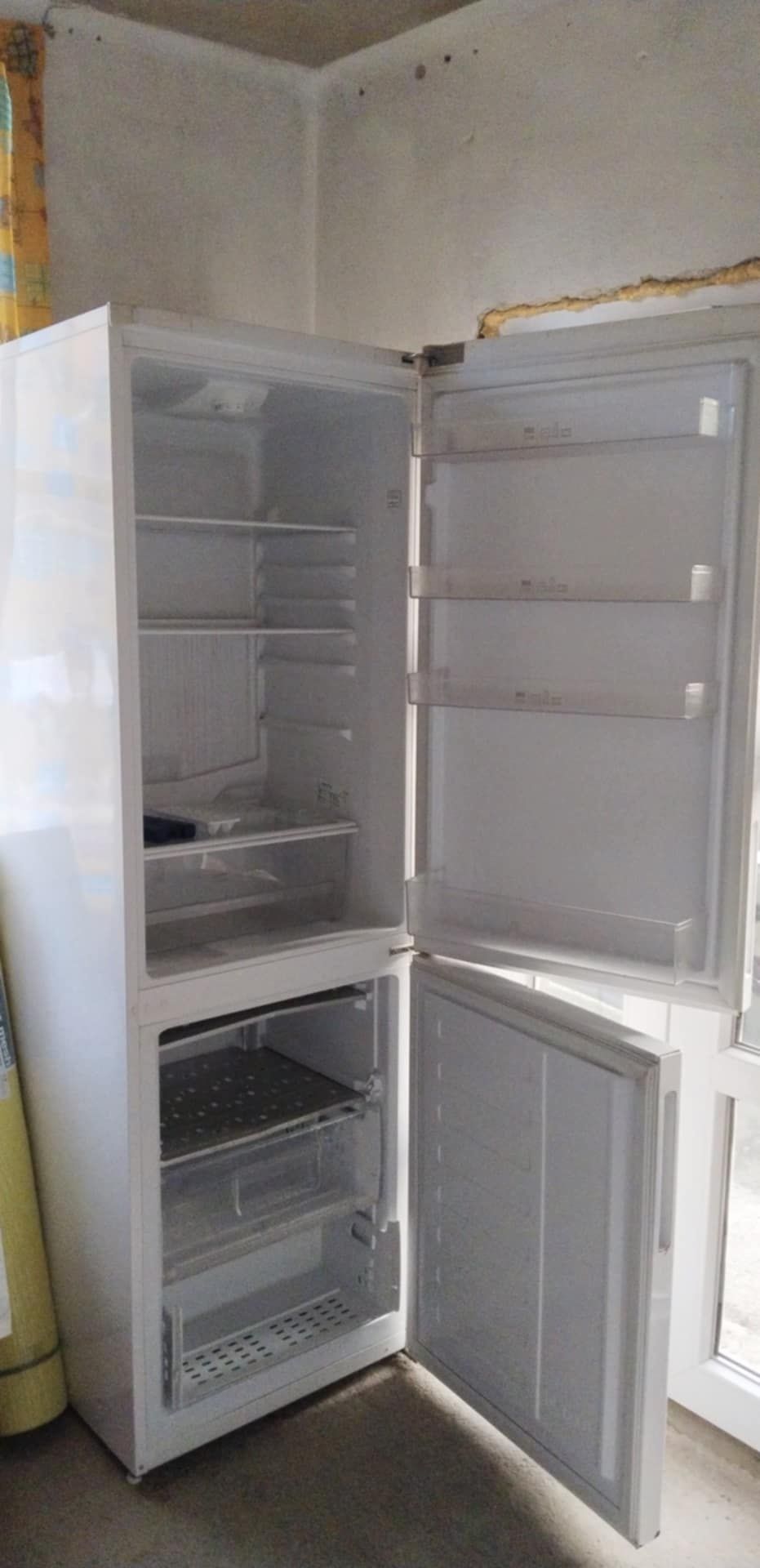 Vând combina frigorifica