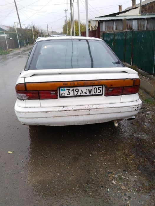 Машина Mitsubishi galant
