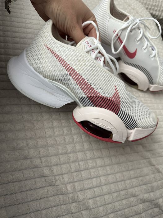 NIKE Wmns Air Zoom SuperRep 2
