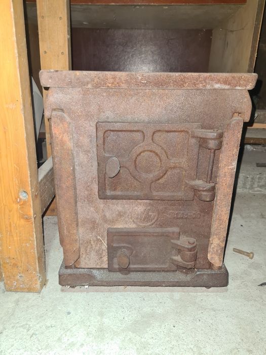Продам чугуную печь