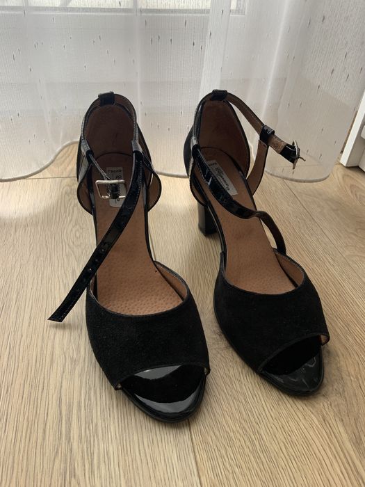 Sandale din piele