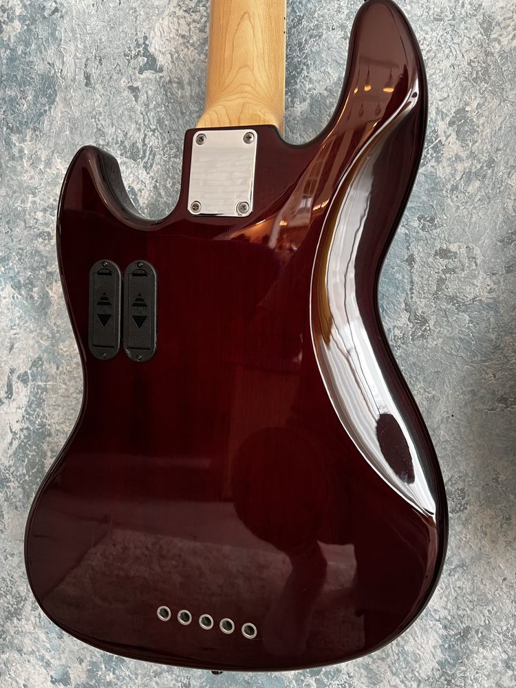 Sire Marcus Miller vintage v7, 1 gen бас китара, ефекти за китара