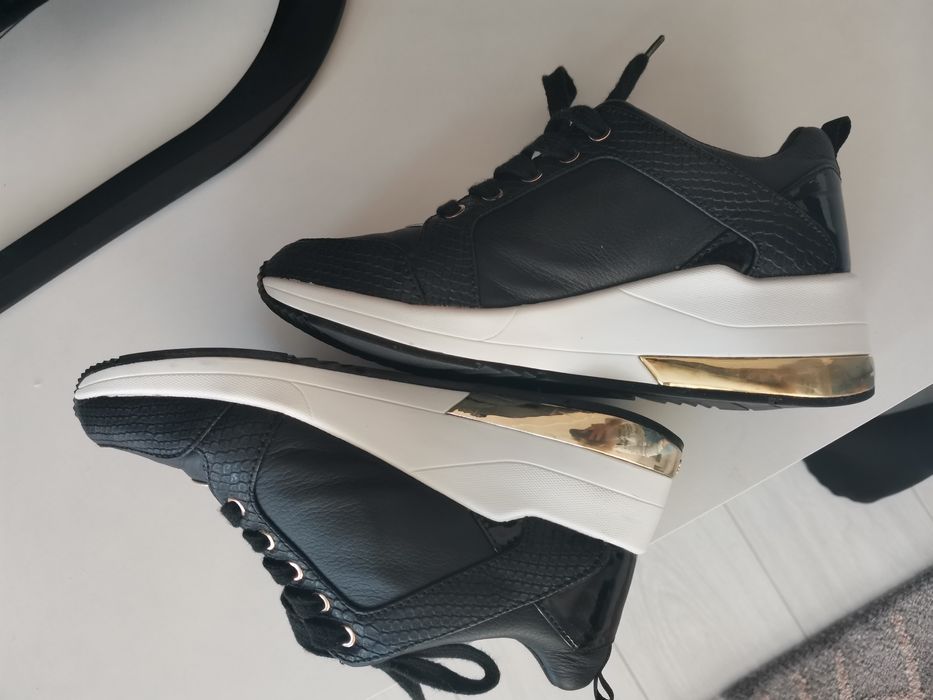 Ниски маратонки Guess