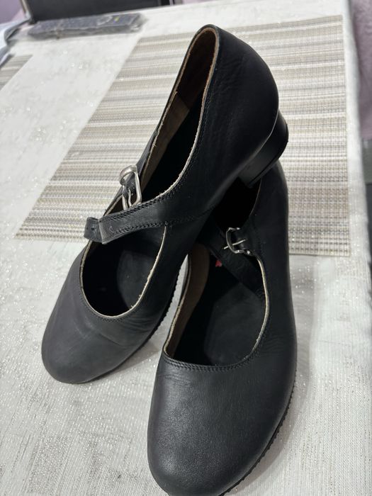 Дамски скарпини за народни танци