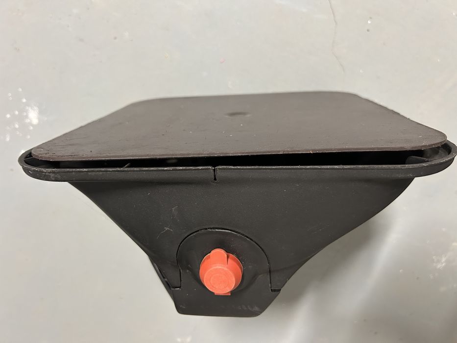 Vând suporți magnetici schiuri