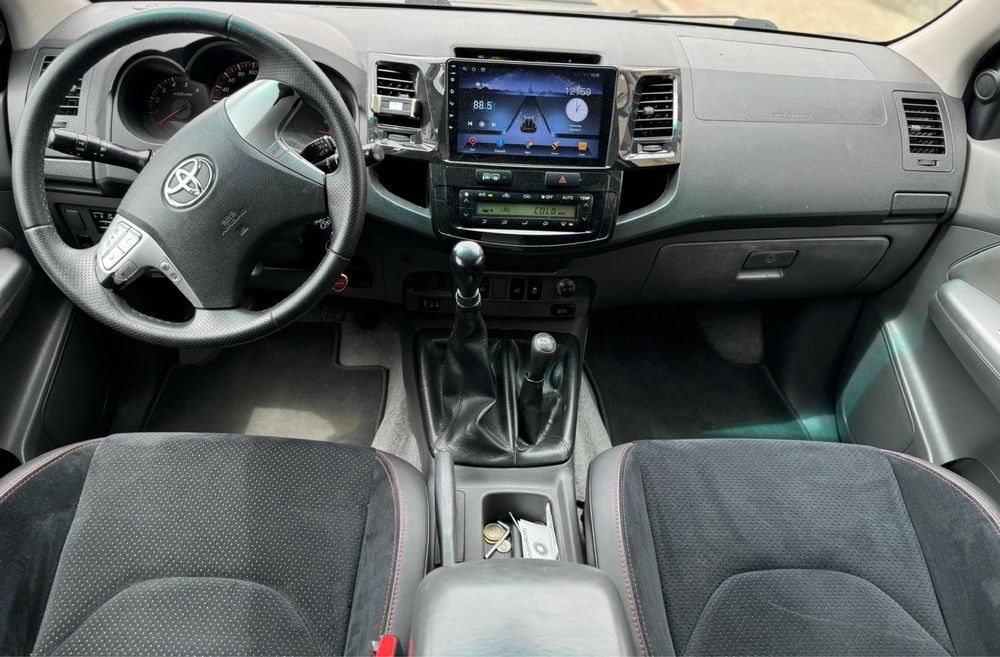 VAND TOYOTA HILUX 3.0tdi 170cp 6 viteze