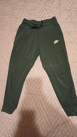 Nike Tech Fleece детско долнище