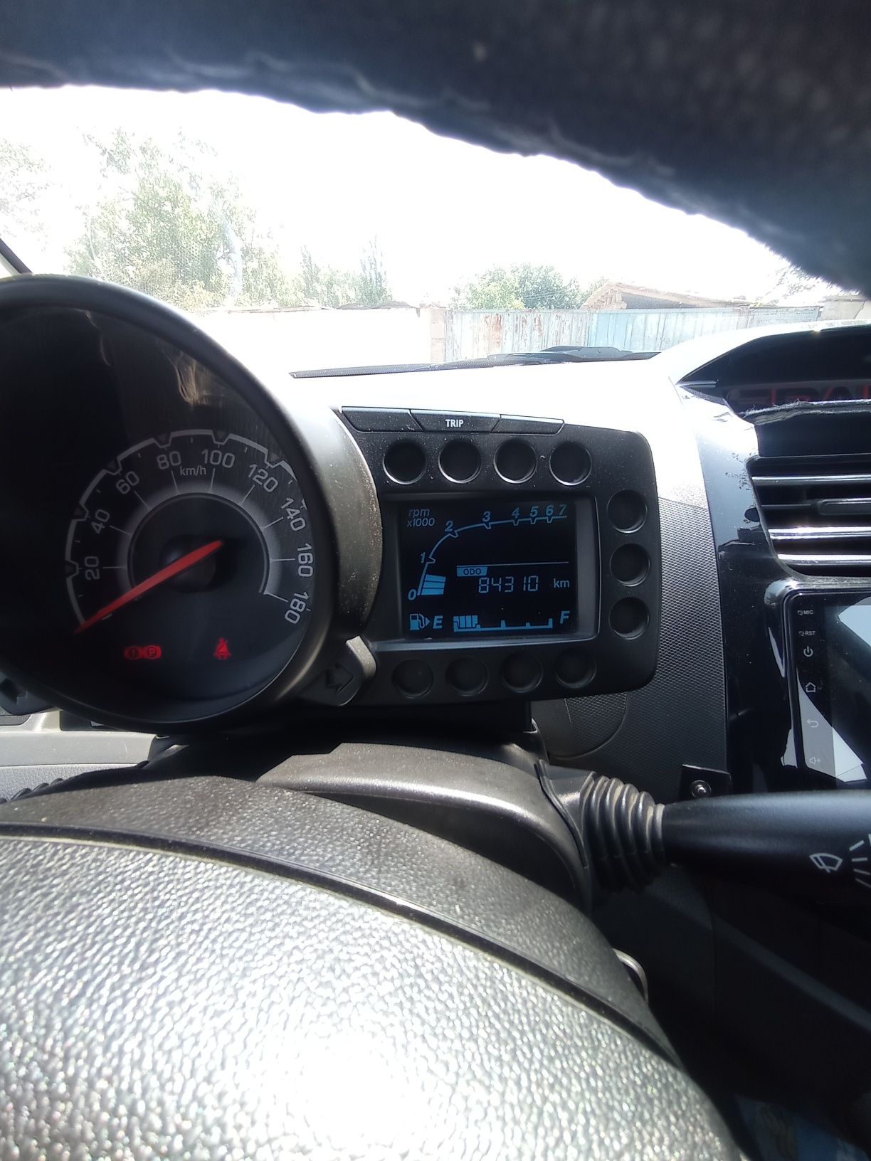 Chevrolet spark sotiladi