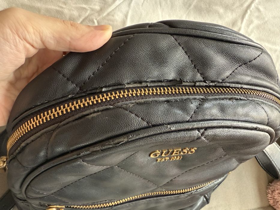 Раница Guess естествена кожа