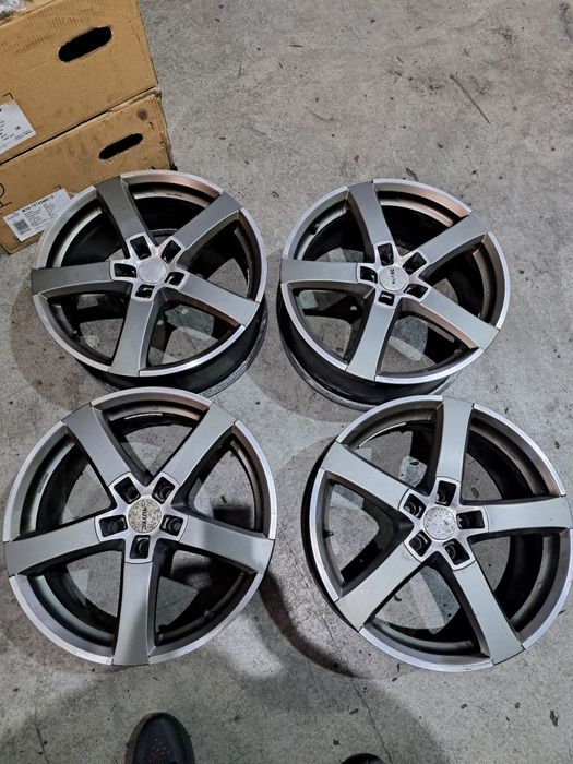 Vând jante autec R18