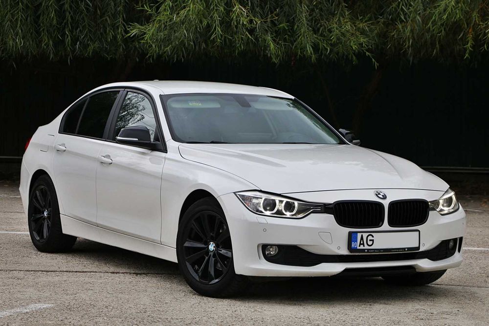 BMW Seria 3 / F30 / 2014 / Sportline / Carplay / BiXenon / Proprietar