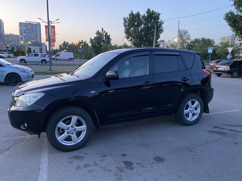 Продам Rav4 3 поколения