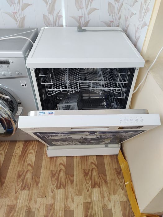 Продаю  посудомоечная машина в отличном состоянии почти новая редко по