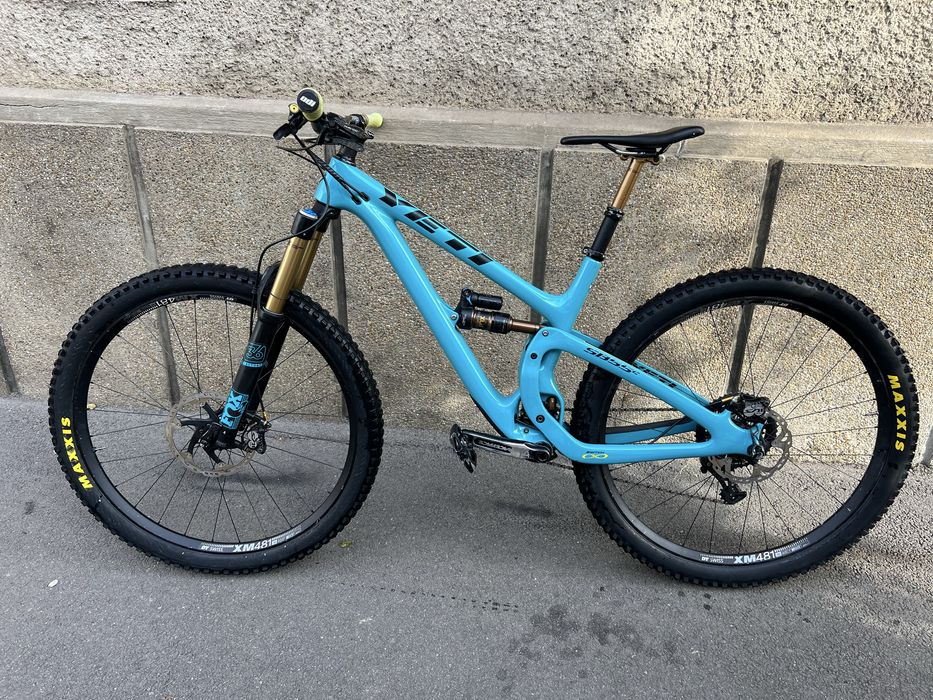Bicicleta Full Suspension Carbon Yeti pe 29“ full Kashima