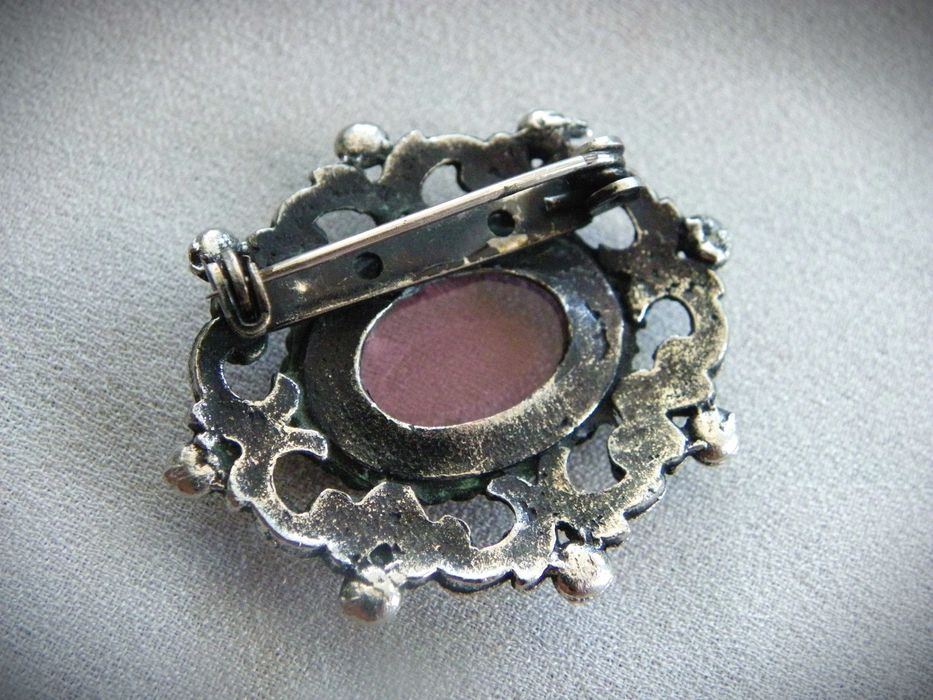 Стара сребърна британска брошка