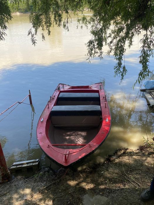 Barcă de vânzare Orașul Galați.